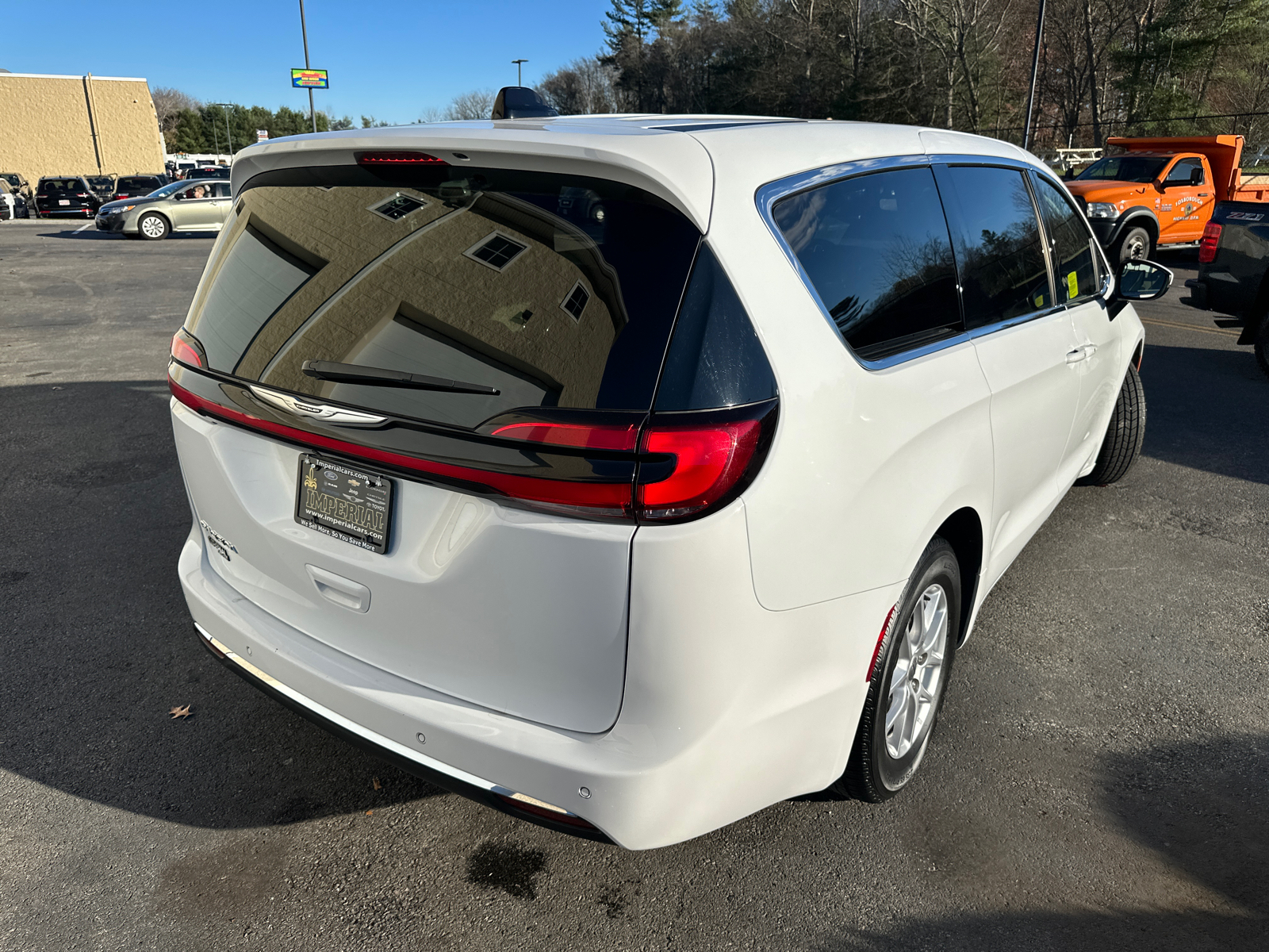 2023 Chrysler Pacifica Touring L 10