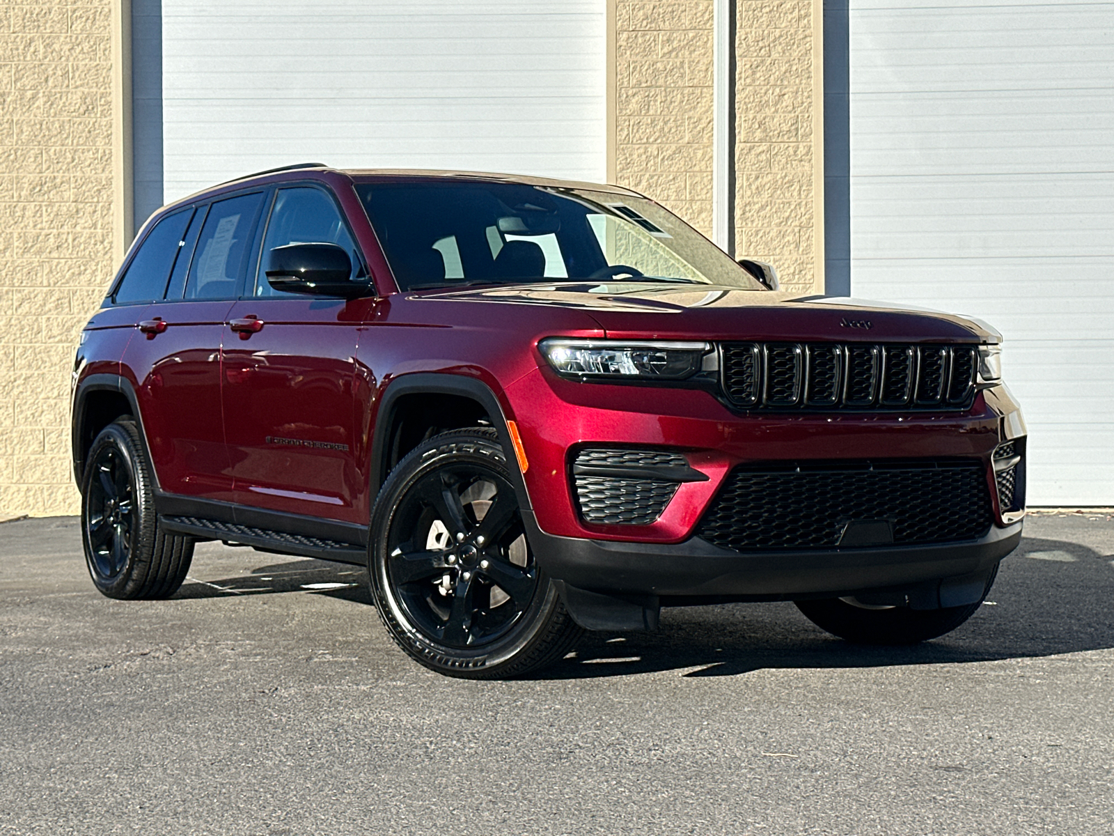 2023 Jeep Grand Cherokee Altitude 2