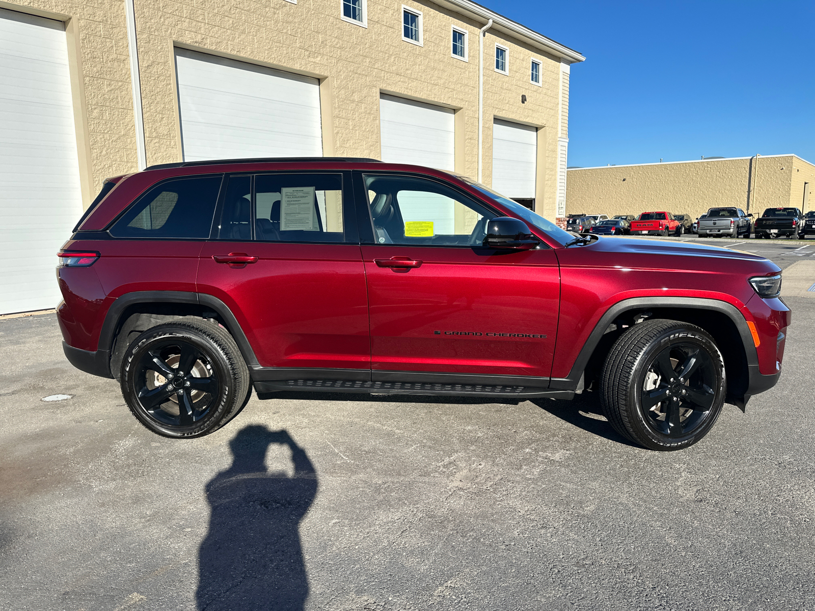 2023 Jeep Grand Cherokee Altitude 12