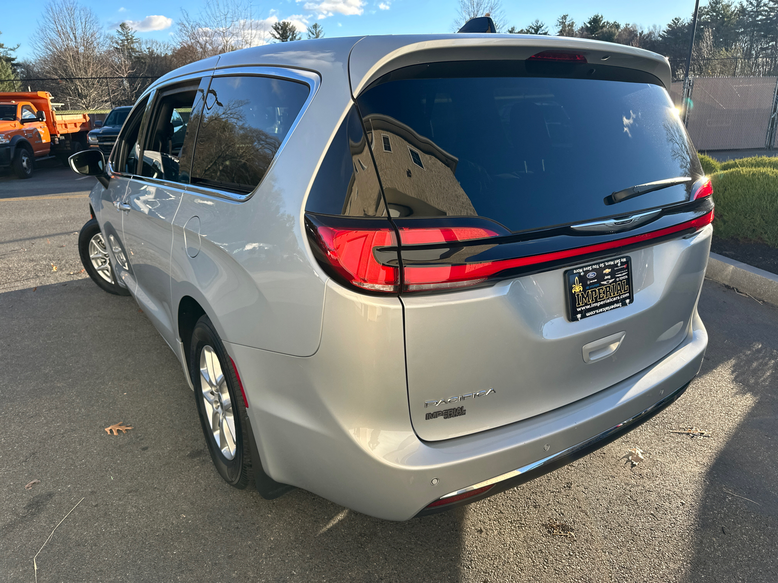 2023 Chrysler Pacifica Touring 8