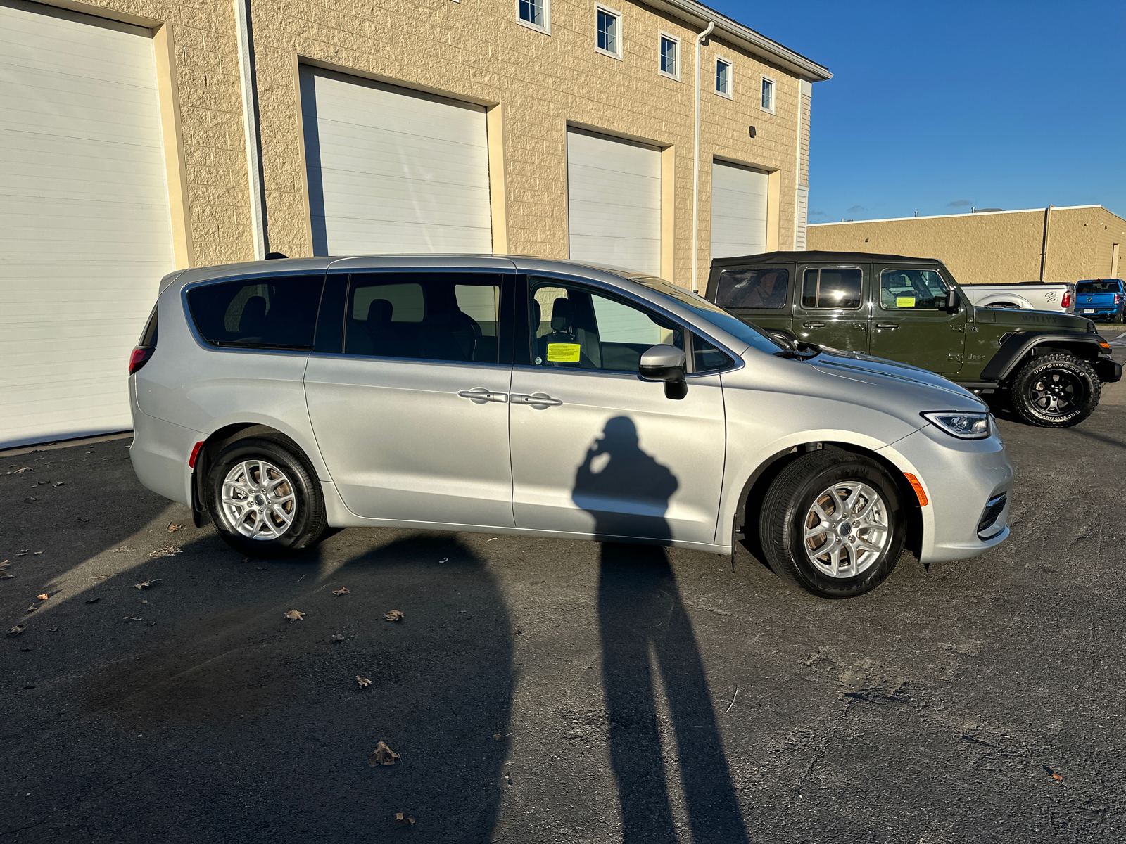 2023 Chrysler Pacifica Touring 12