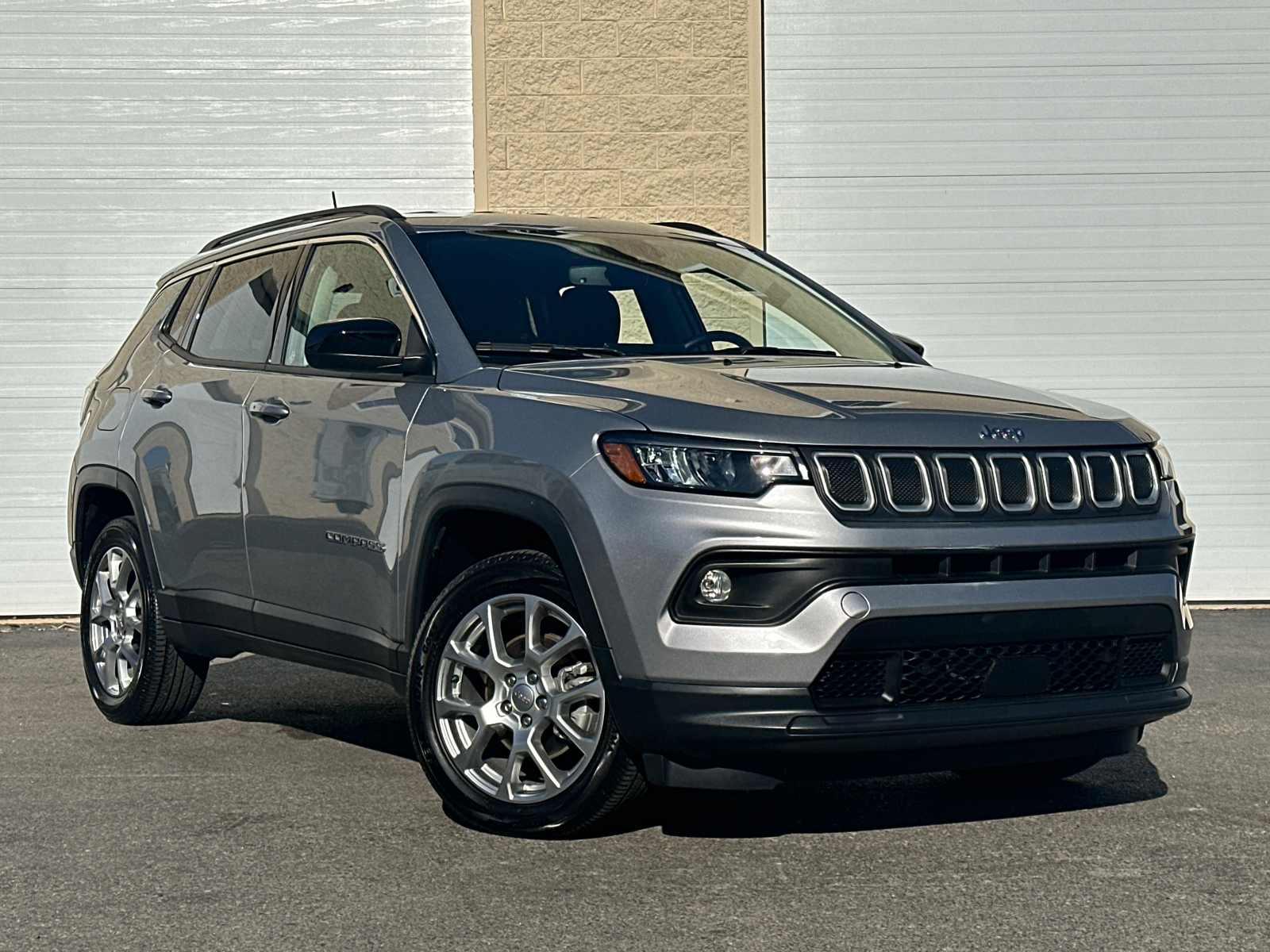 2022 Jeep Compass Latitude Lux 2