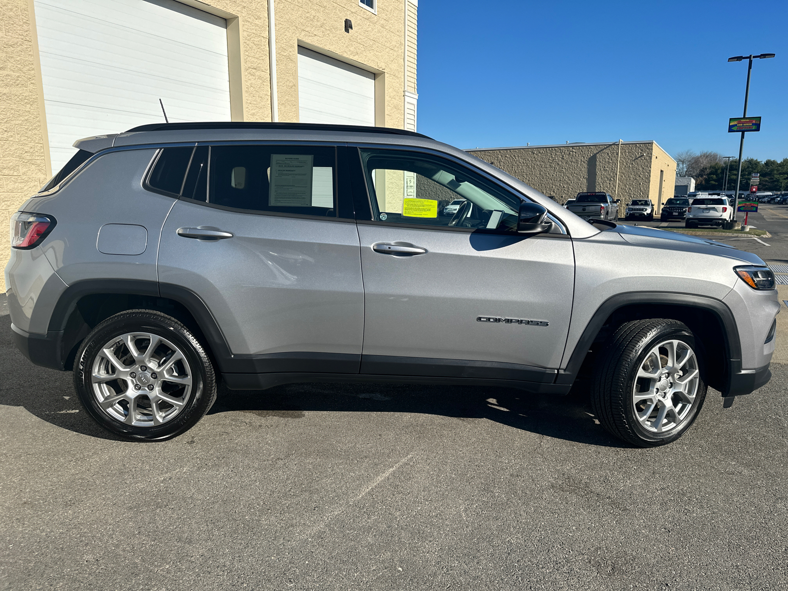 2022 Jeep Compass Latitude Lux 13