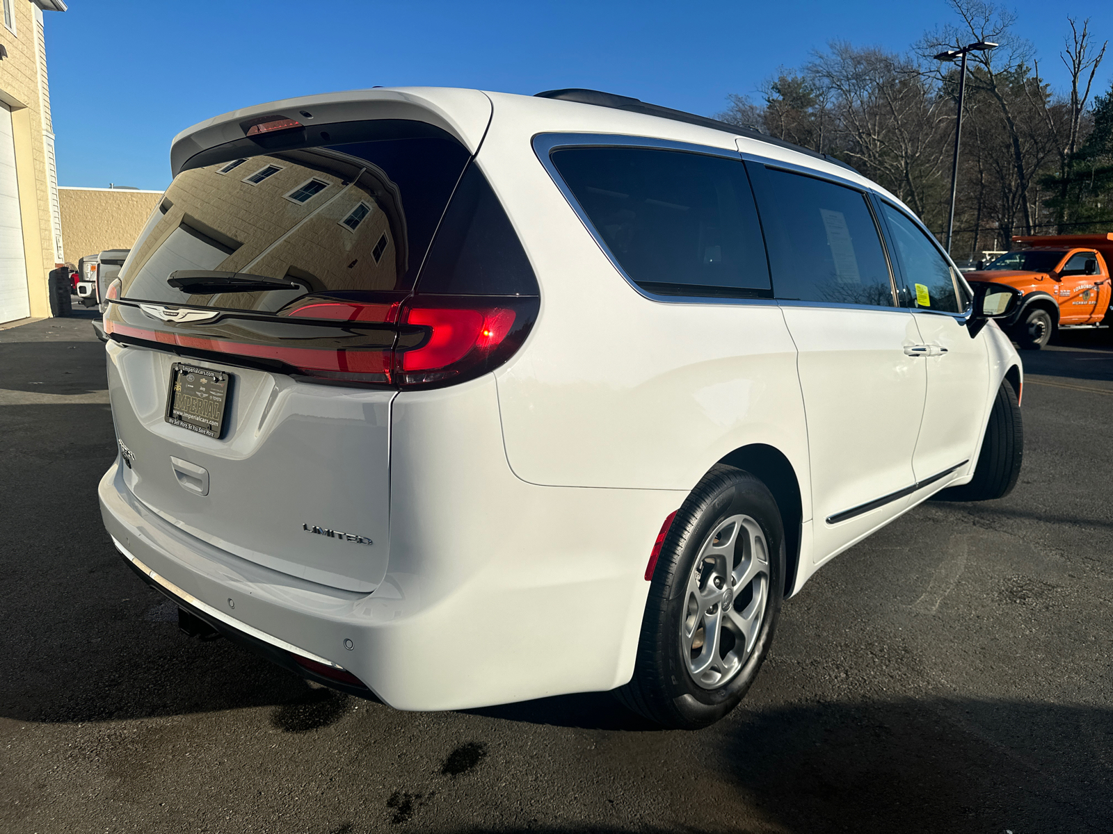 2023 Chrysler Pacifica Limited 13