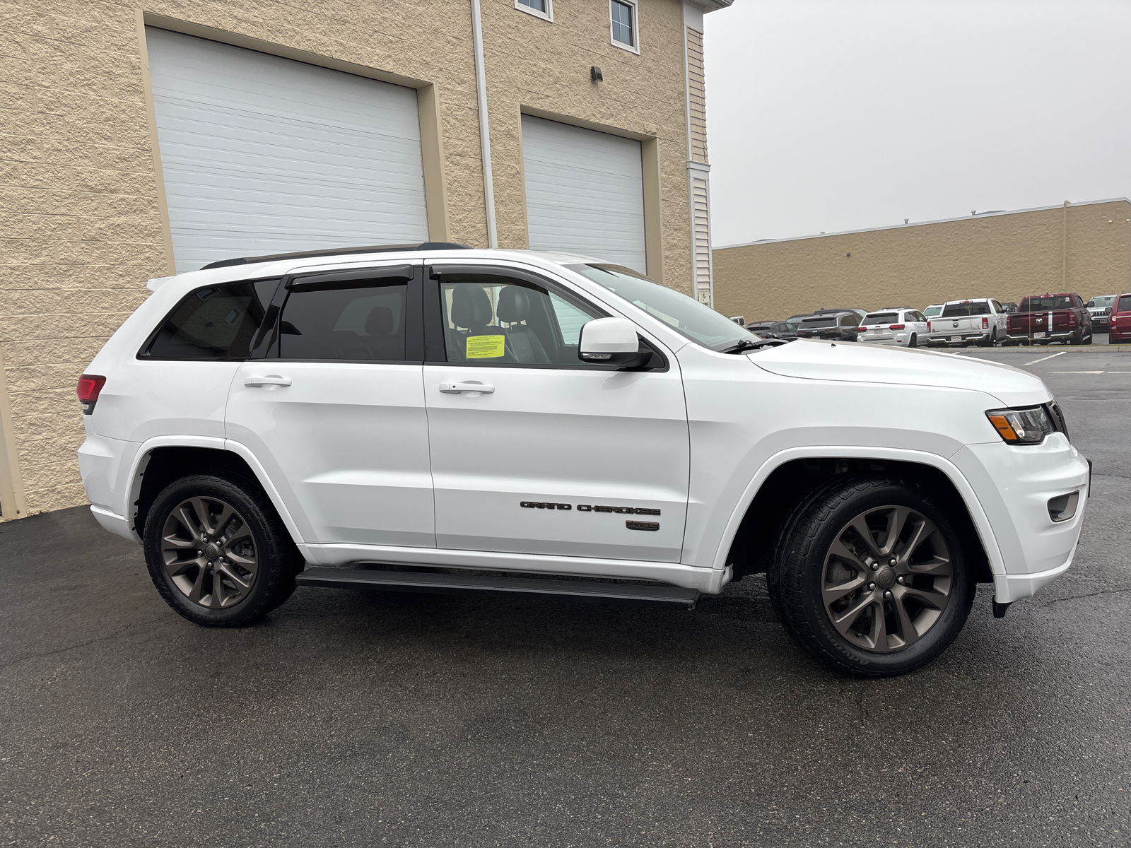 2017 Jeep Grand Cherokee Limited 12