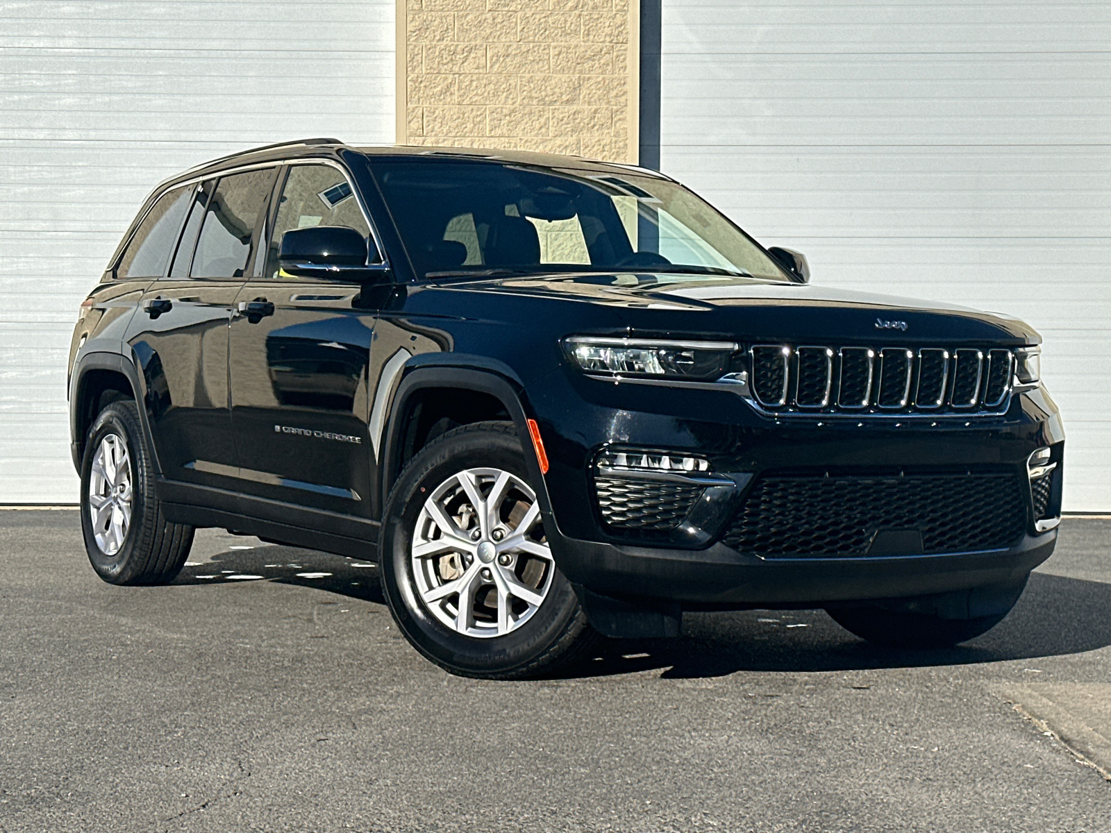 2022 Jeep Grand Cherokee Limited 1