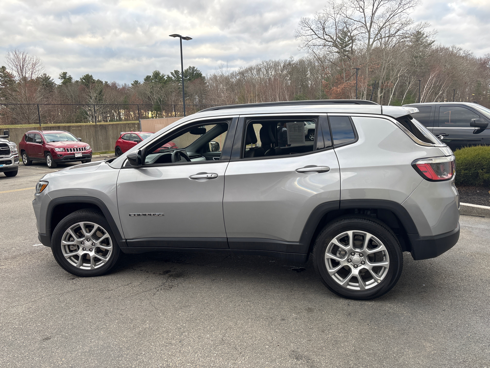 2023 Jeep Compass Latitude Lux 5