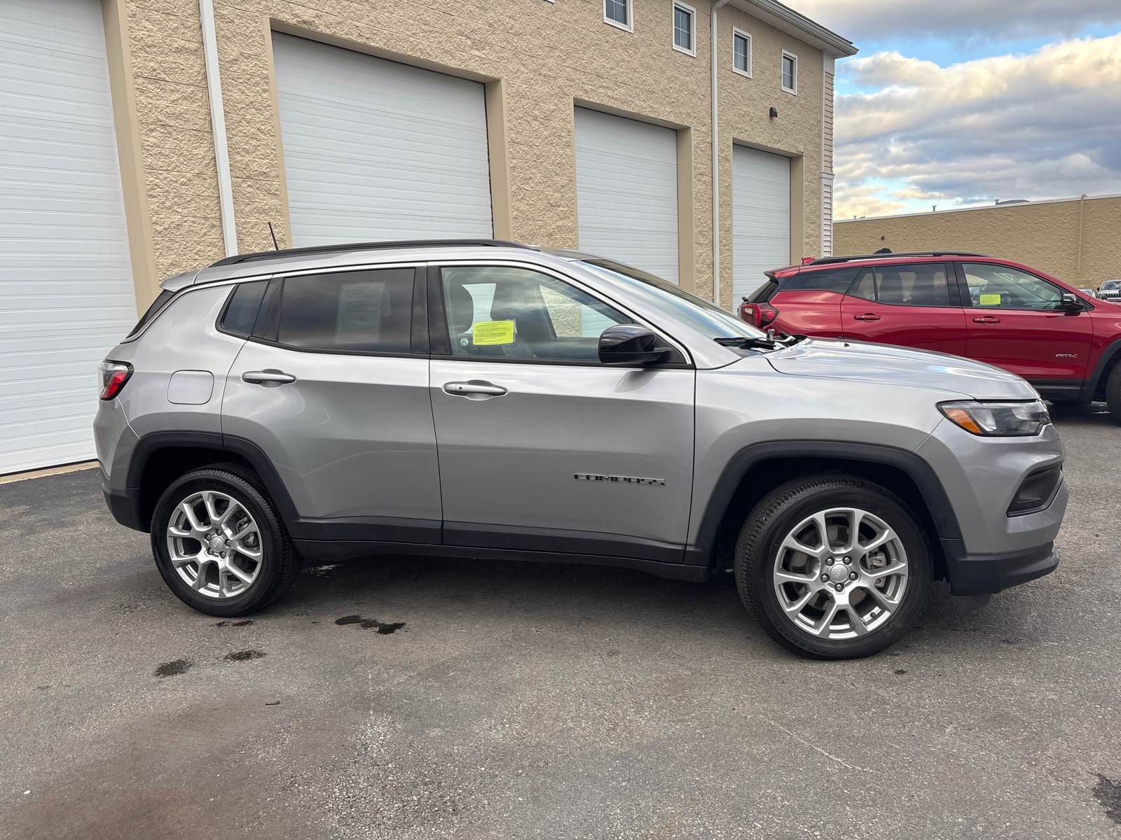 2023 Jeep Compass Latitude Lux 11