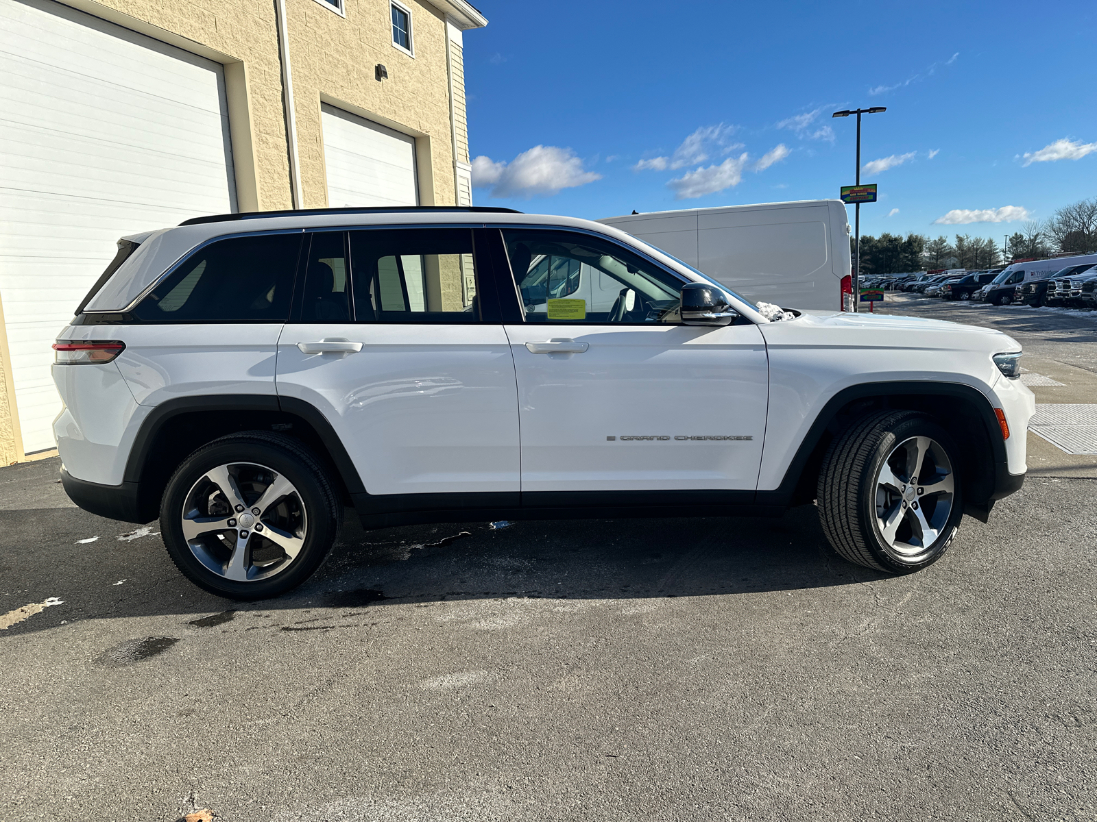 2023 Jeep Grand Cherokee Limited 11