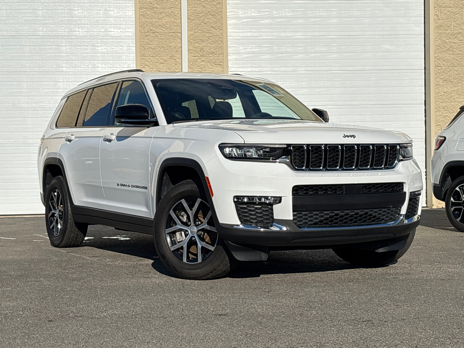 2023 Jeep Grand Cherokee L Limited 1