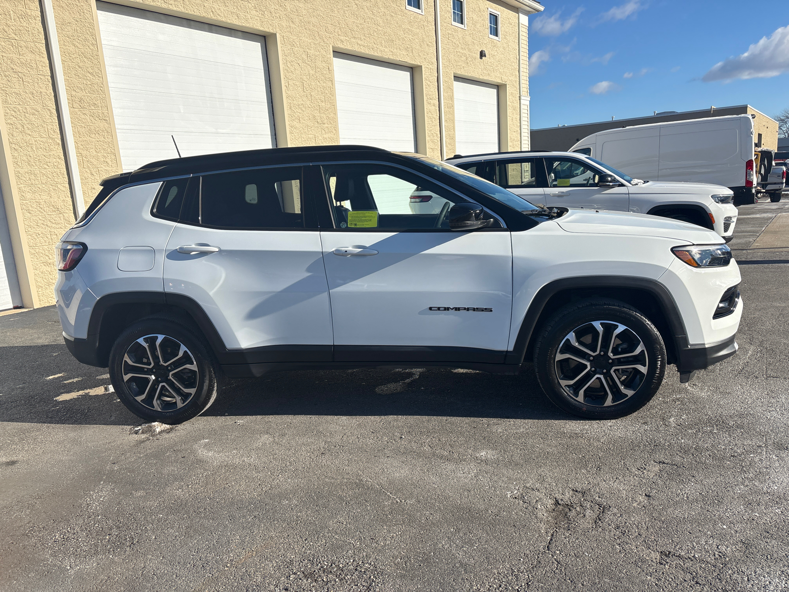 2023 Jeep Compass  12