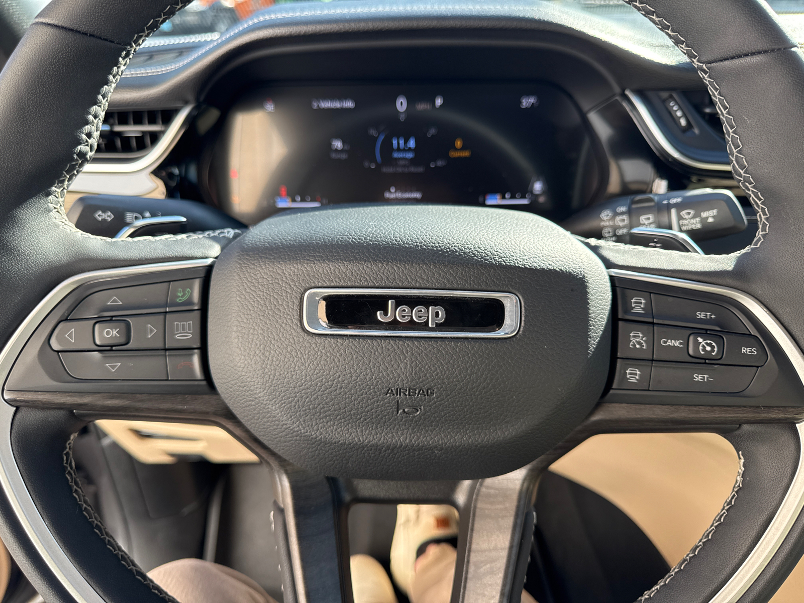 2023 Jeep Grand Cherokee L Limited 23