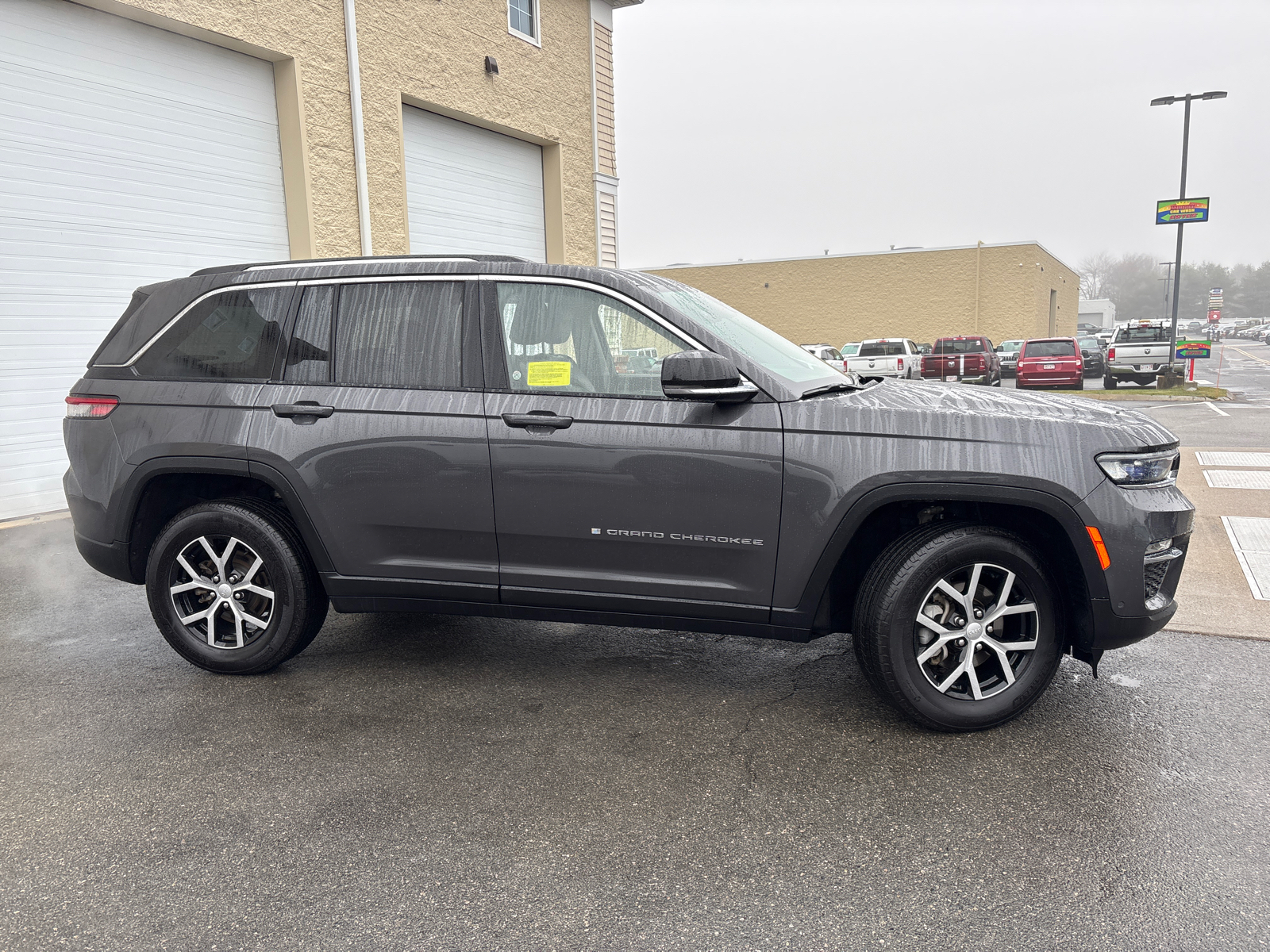 2023 Jeep Grand Cherokee Limited 11