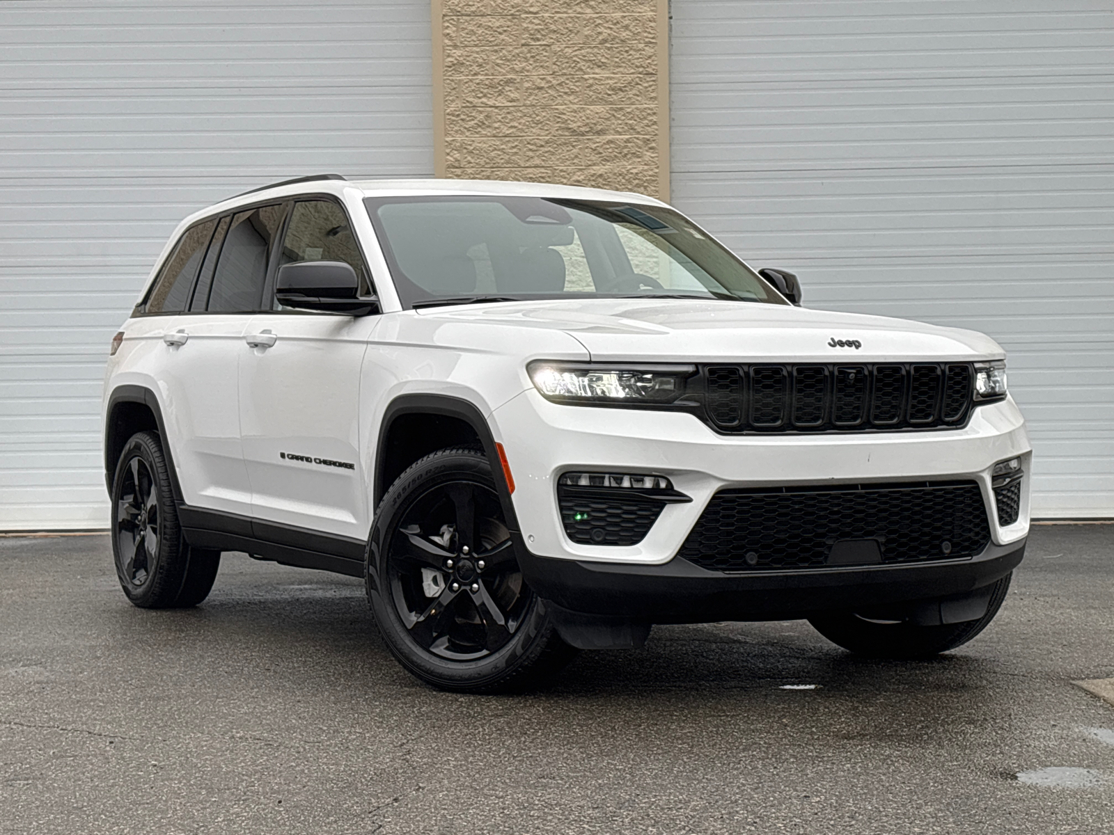 2023 Jeep Grand Cherokee Limited 1