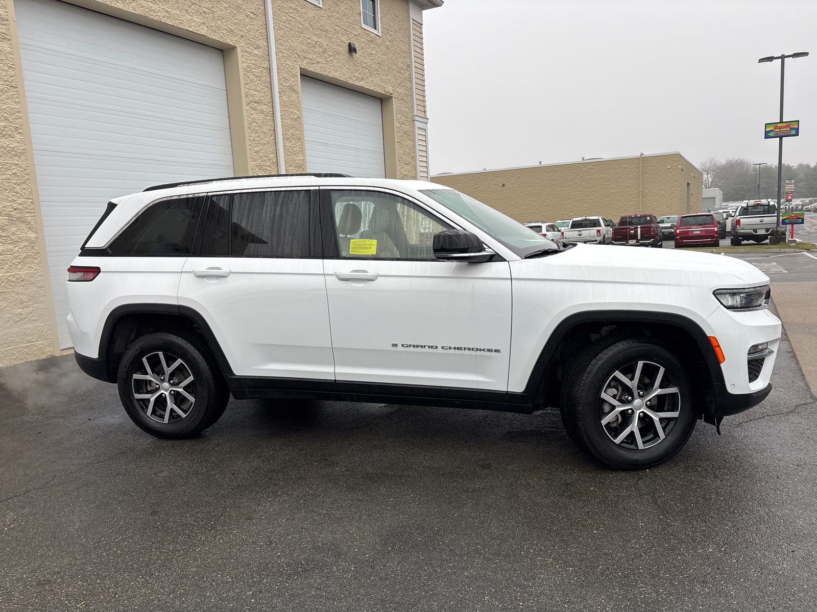 2023 Jeep Grand Cherokee Limited 11