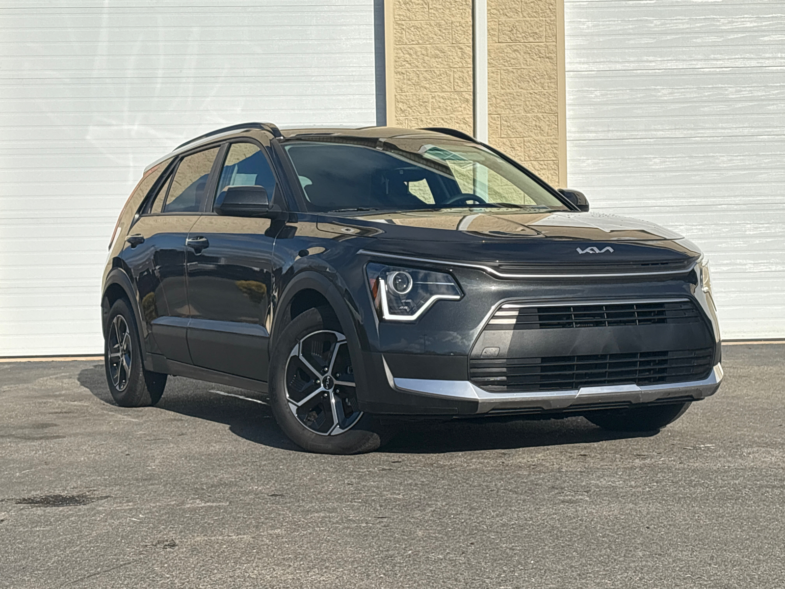 2023 Kia Niro LX 2