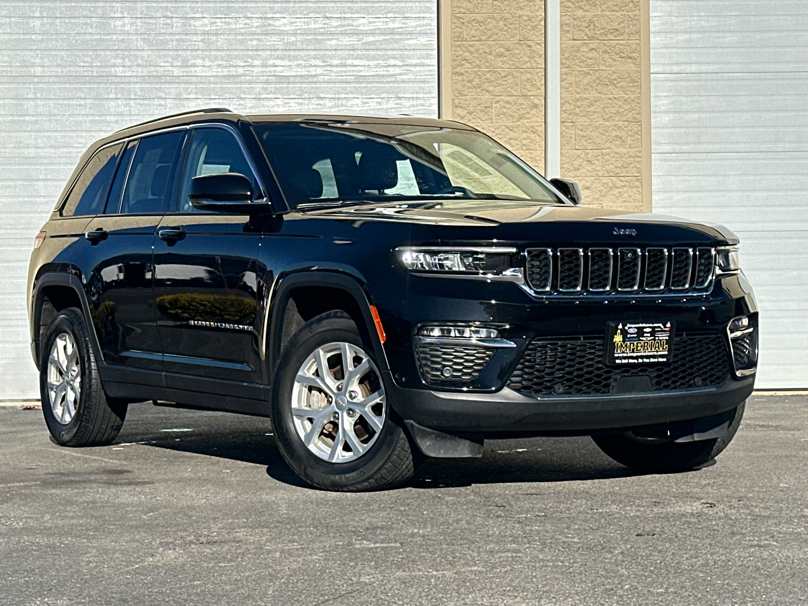 2023 Jeep Grand Cherokee Limited 1