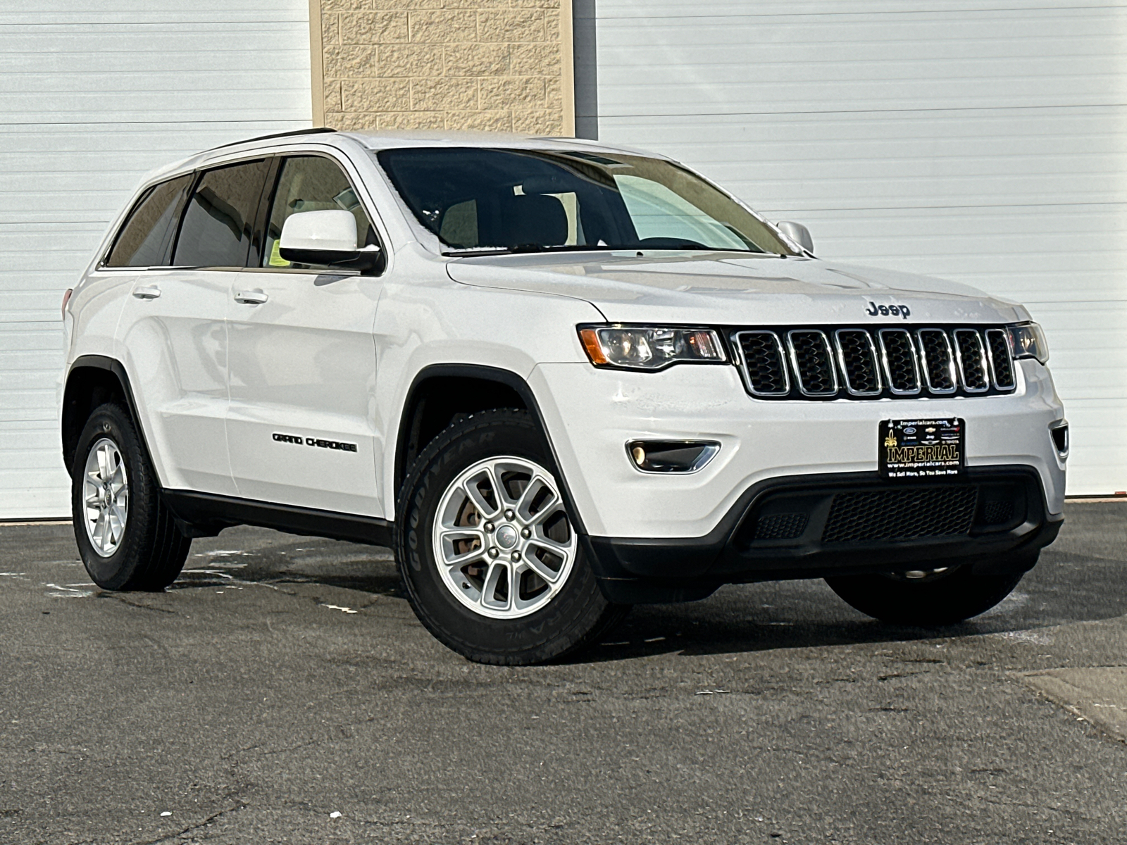 2018 Jeep Grand Cherokee Laredo 2