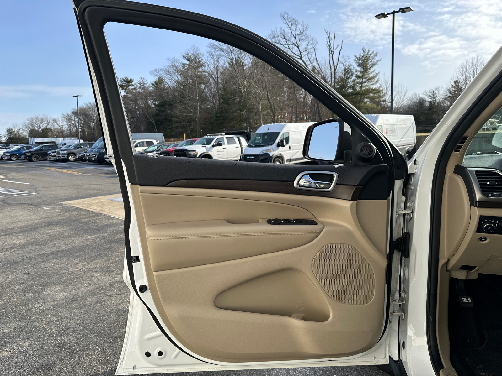 2018 Jeep Grand Cherokee Laredo 17