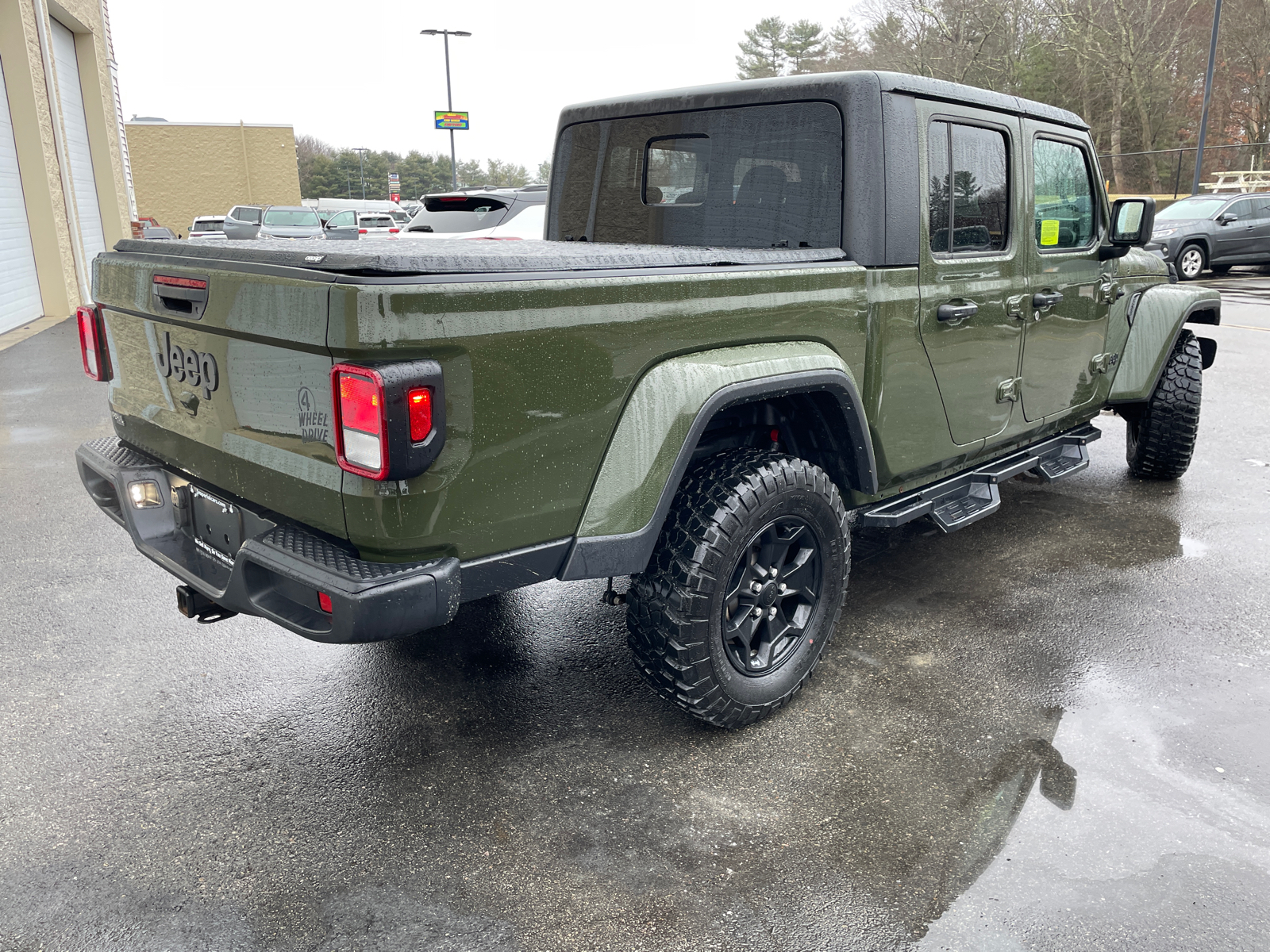 2022 Jeep Gladiator Willys Sport 10