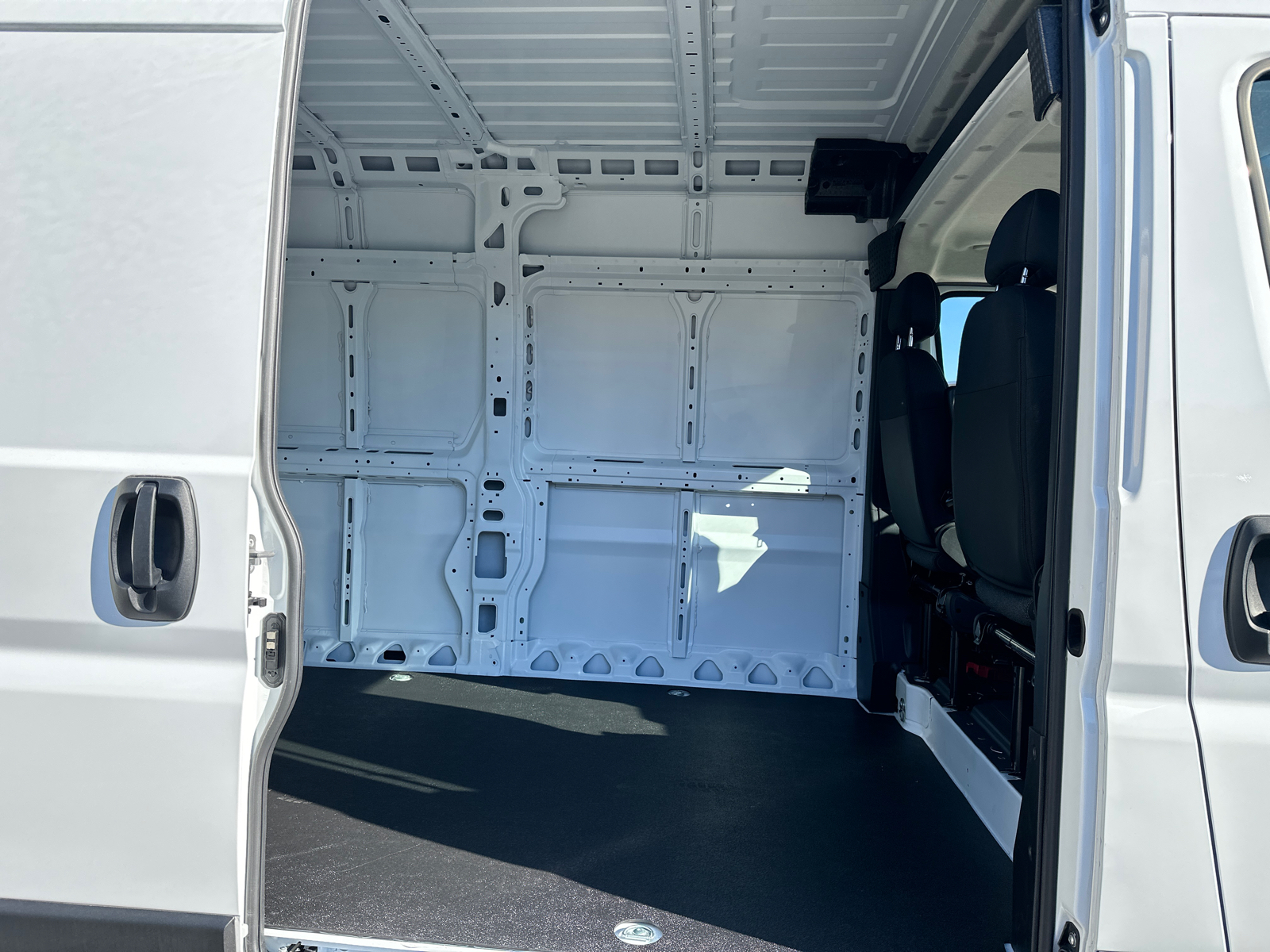 2024 Ram ProMaster 2500 High Roof 13