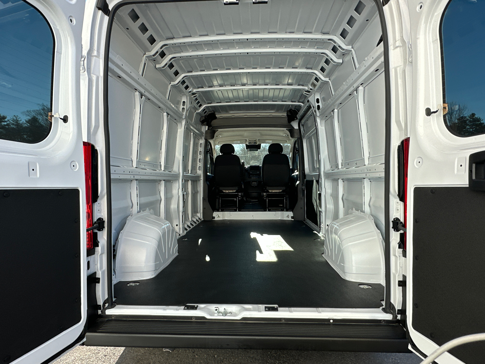 2024 Ram ProMaster 2500 High Roof 9