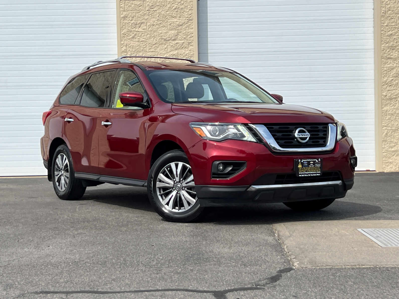 2020 Nissan Pathfinder SL 1