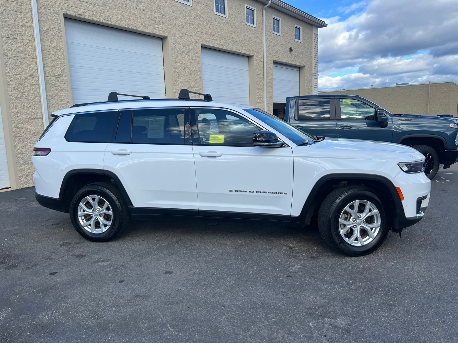 2023 Jeep Grand Cherokee L Limited 13