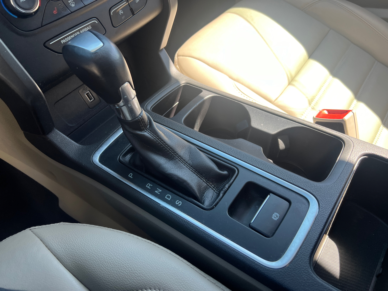 2017 Ford Escape SE 29