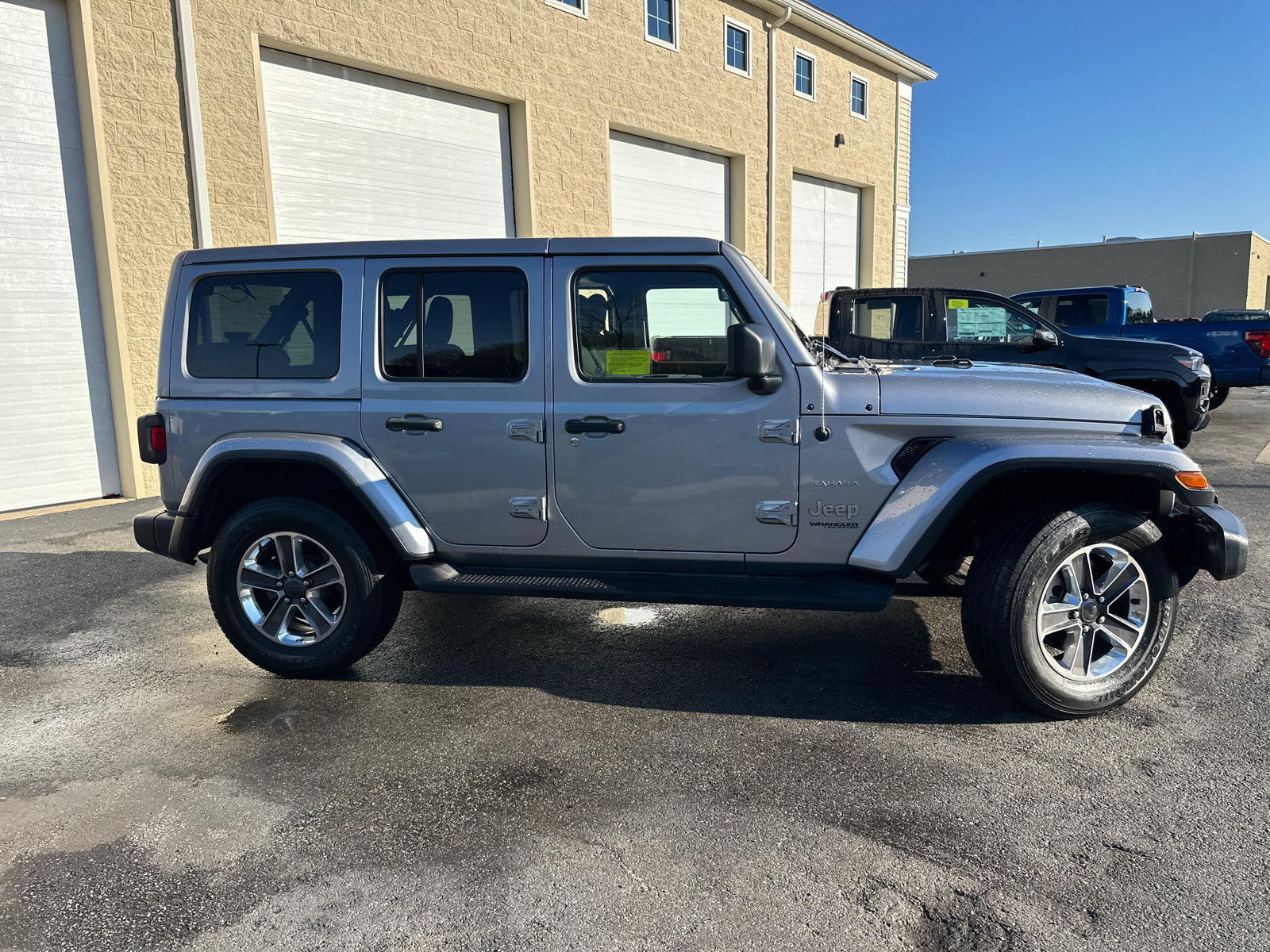 2020 Jeep Wrangler Unlimited Sahara 11