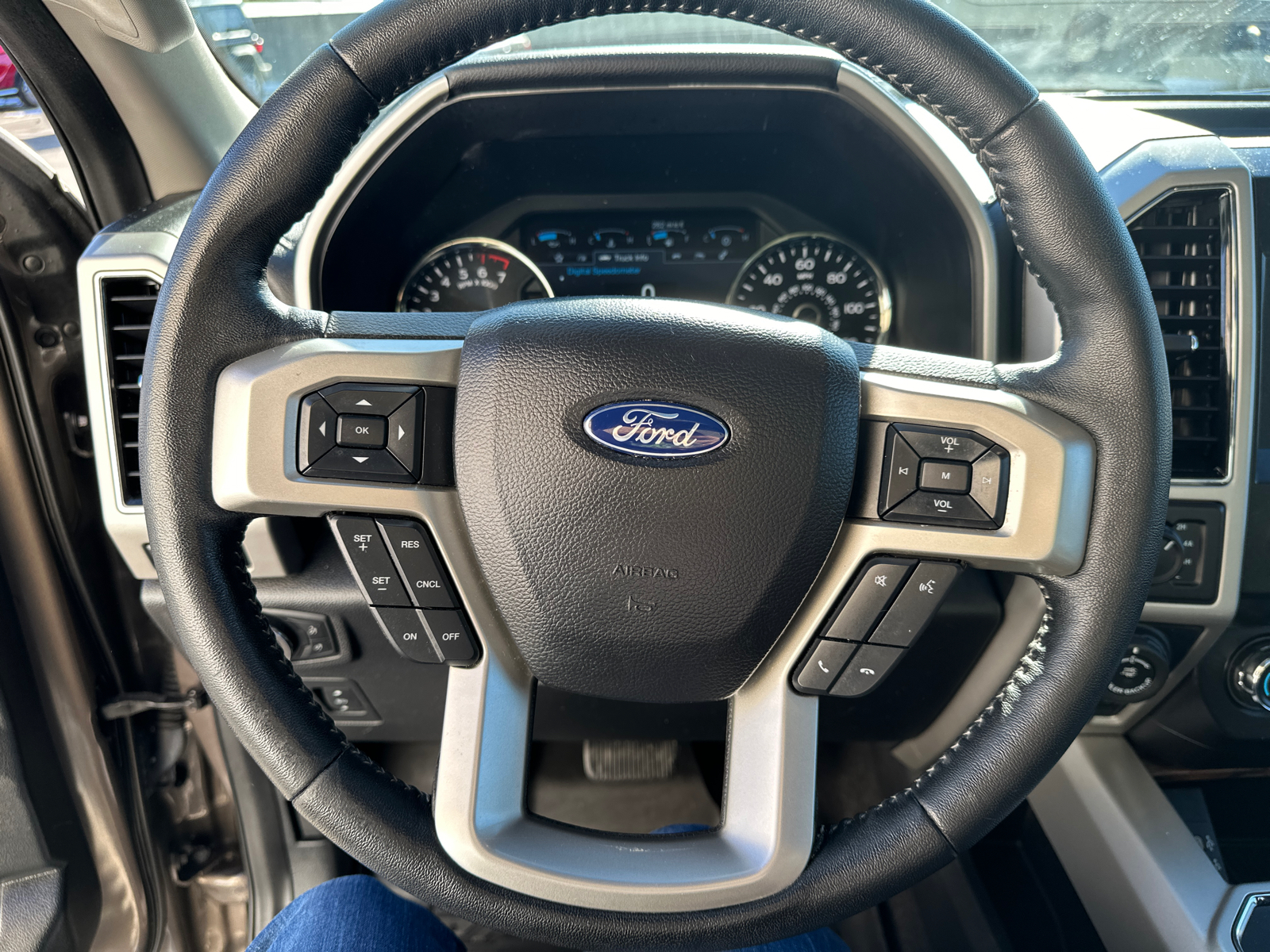 2020 Ford F-150 Lariat 21