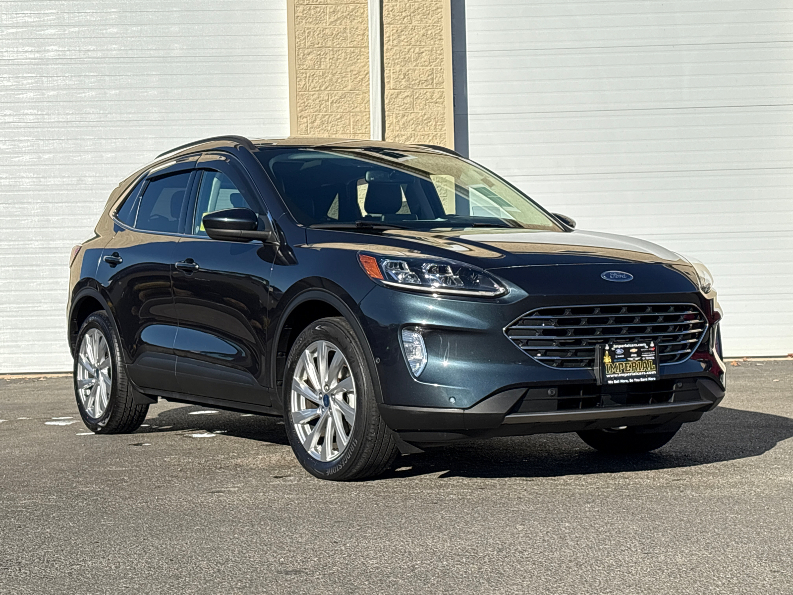 2022 Ford Escape Titanium Hybrid 1