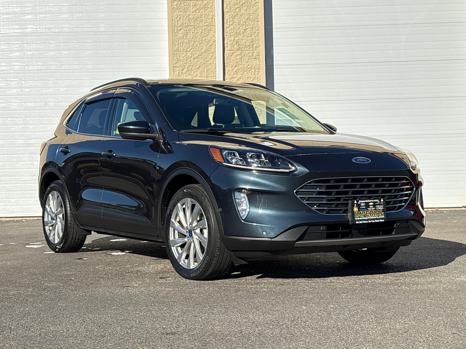 2022 Ford Escape Titanium Hybrid 2