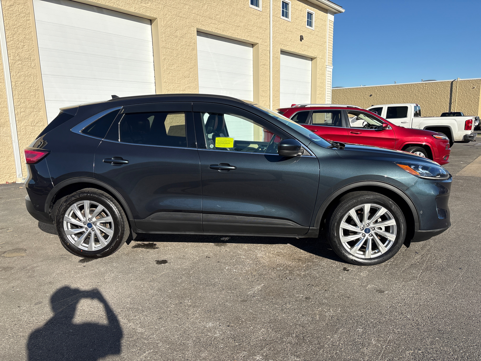 2022 Ford Escape Titanium Hybrid 12