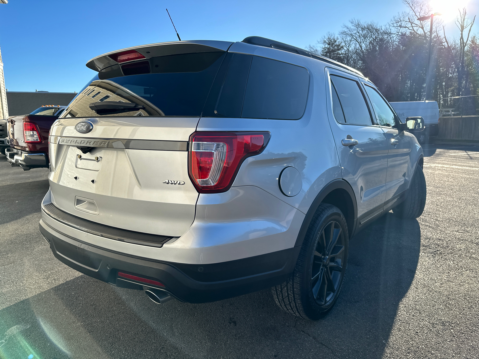 2018 Ford Explorer  10