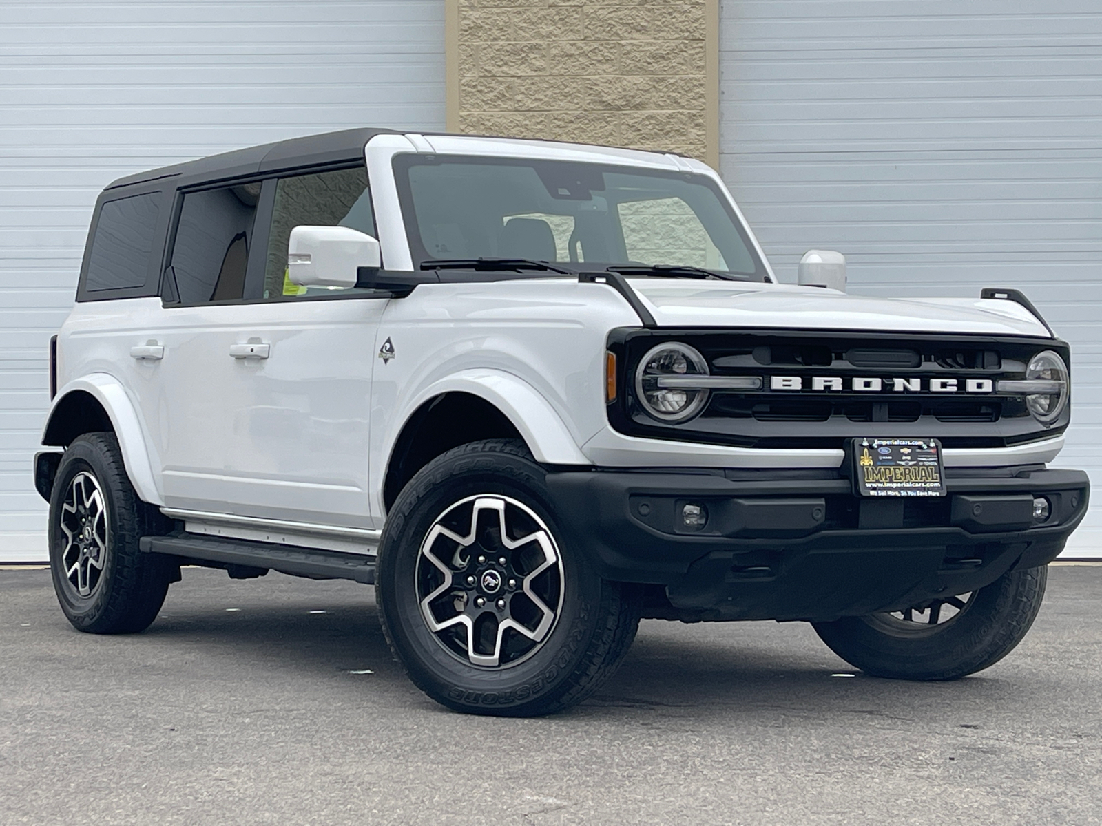 2022 Ford Bronco Outer Banks 1