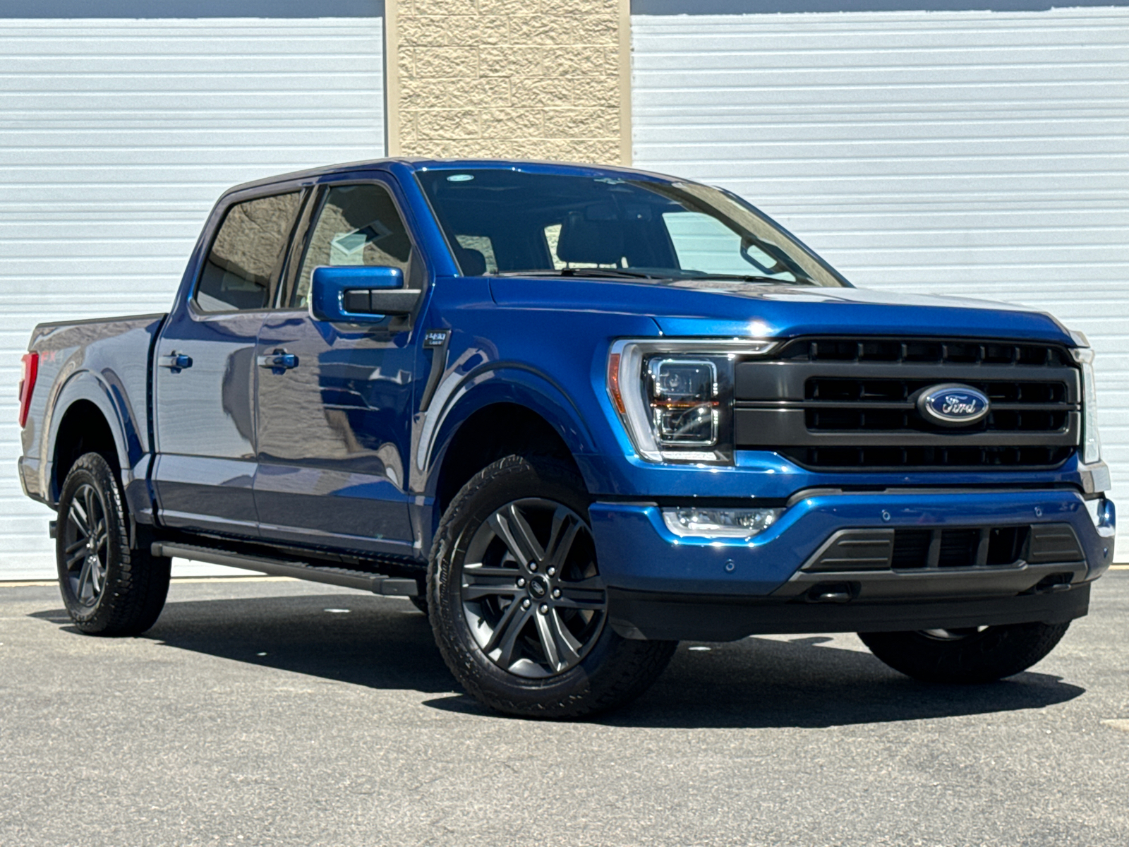 2023 Ford F-150 Lariat 2