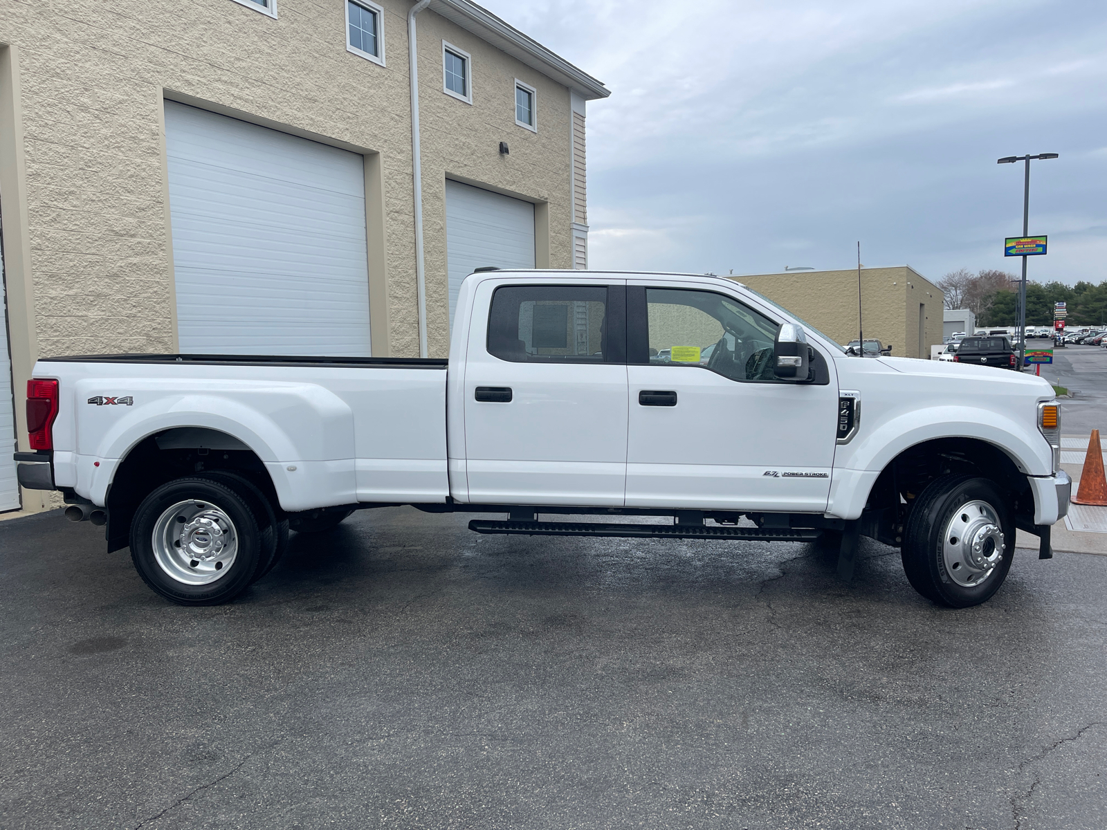 2021 Ford F-450SD XLT 13