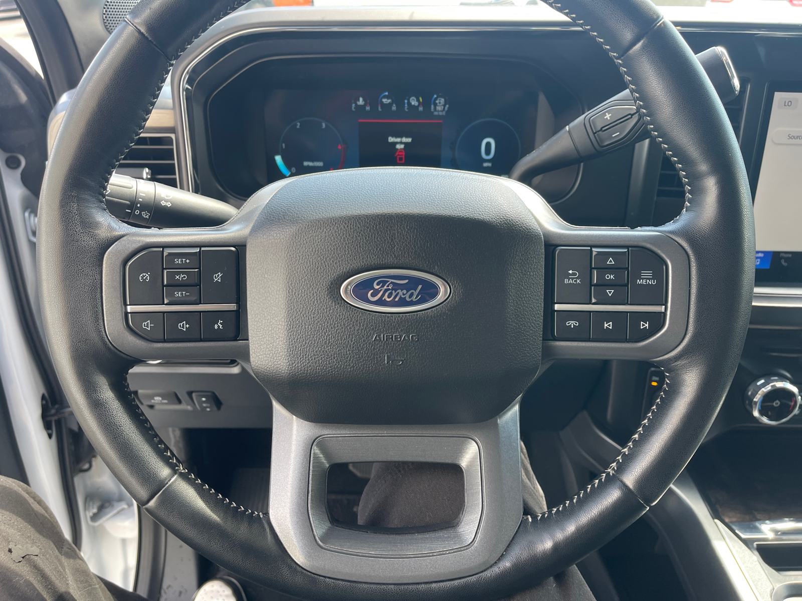 2023 Ford F-450SD Lariat 25