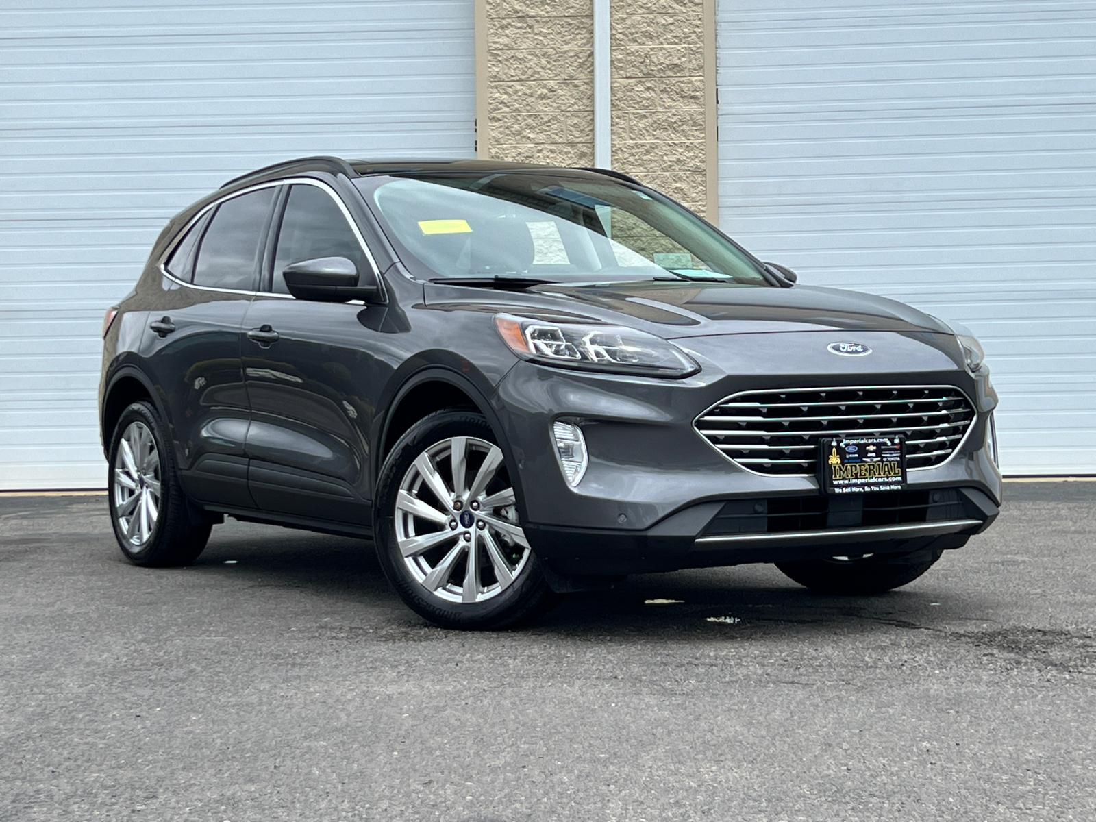 2021 Ford Escape Titanium Hybrid 1