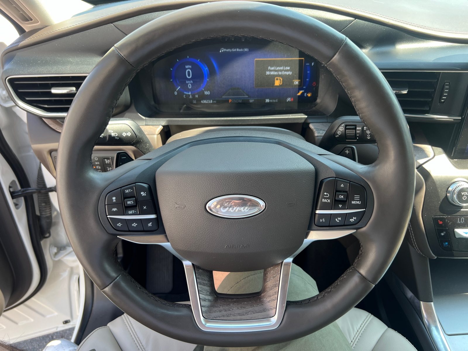 2020 Ford Explorer Platinum 23