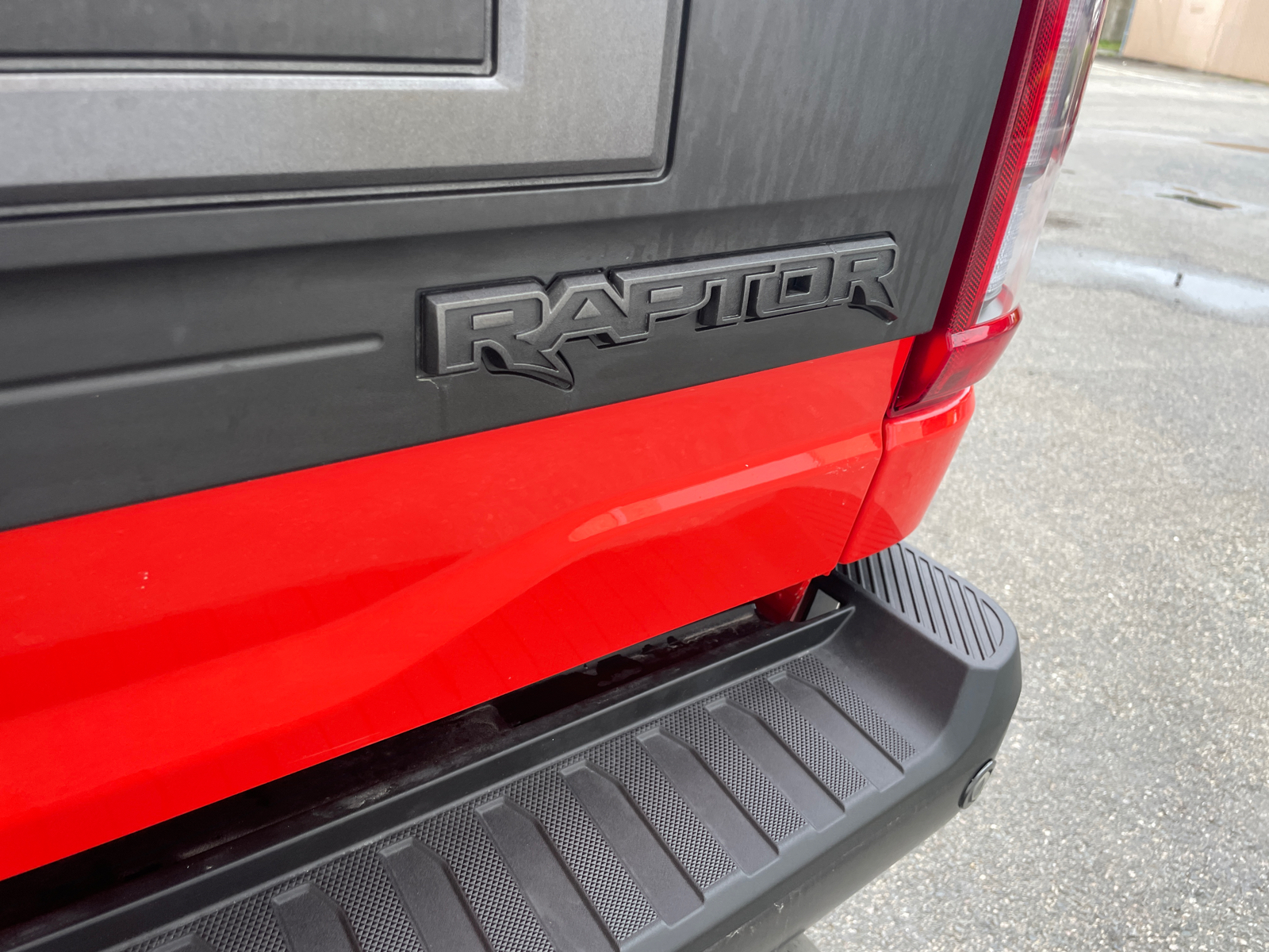 2022 Ford F-150 Raptor 12