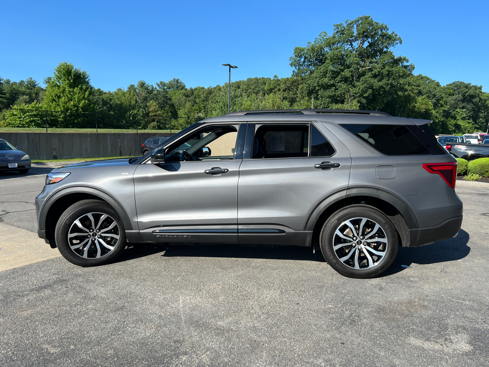 2023 Ford Explorer ST-Line 5