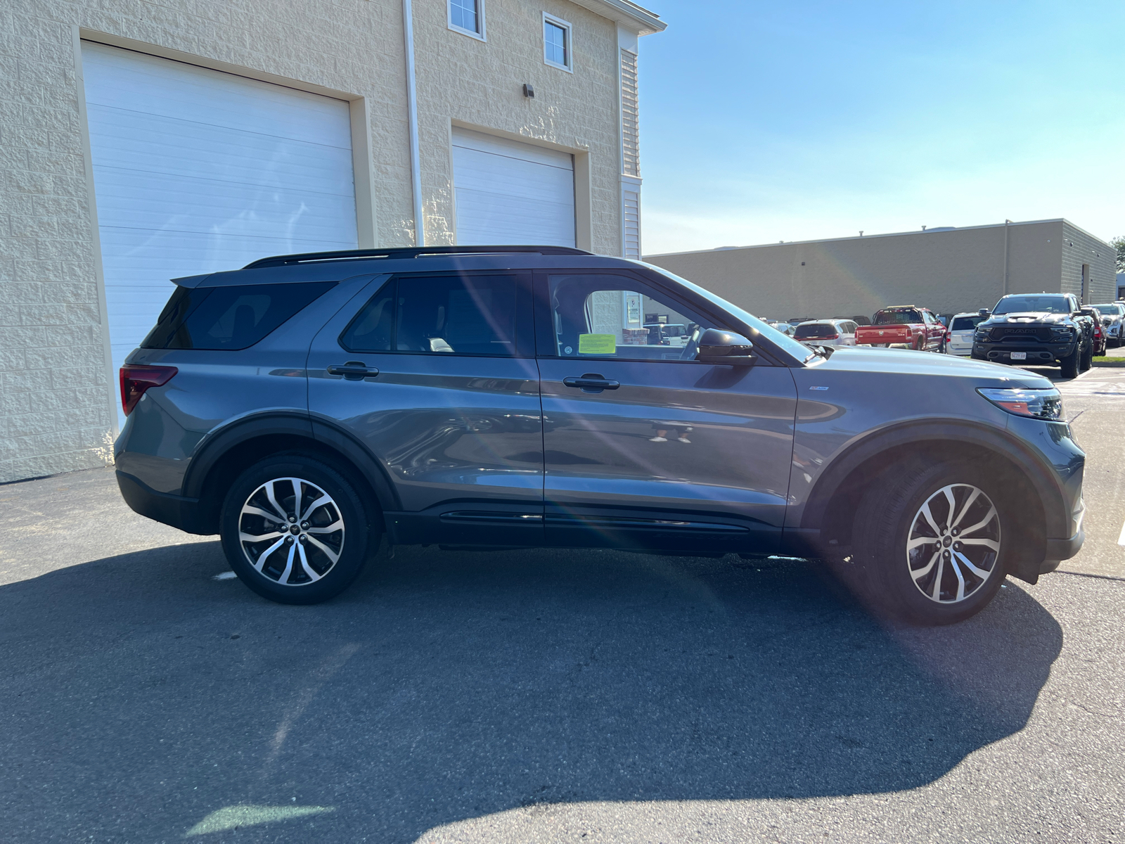 2023 Ford Explorer ST-Line 11