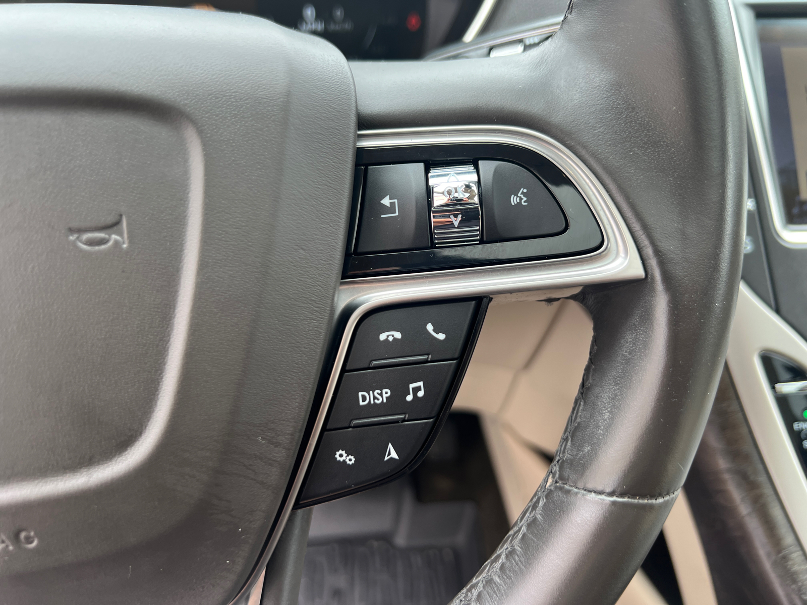 2019 Lincoln Nautilus Reserve 23