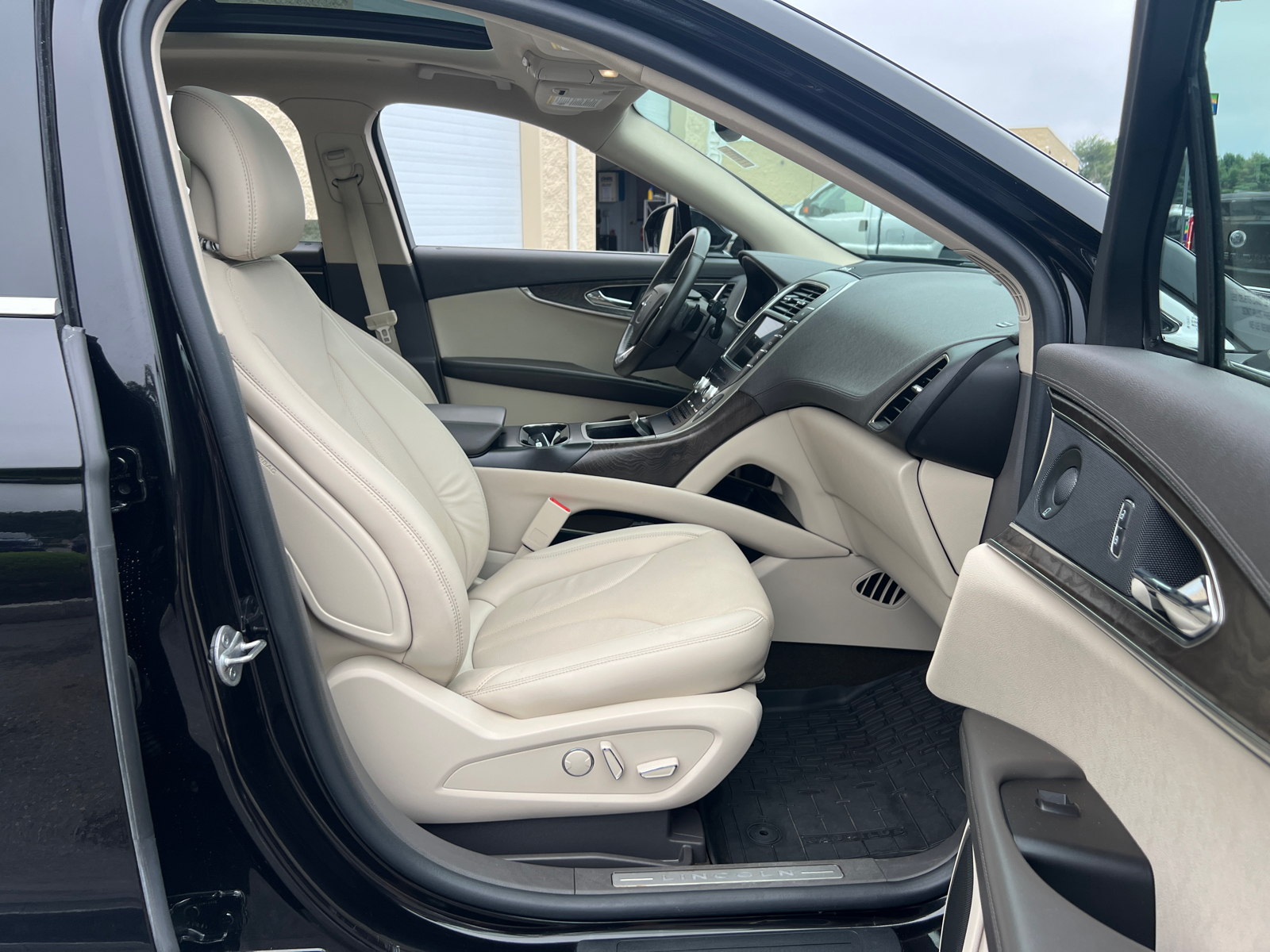 2019 Lincoln Nautilus Reserve 36