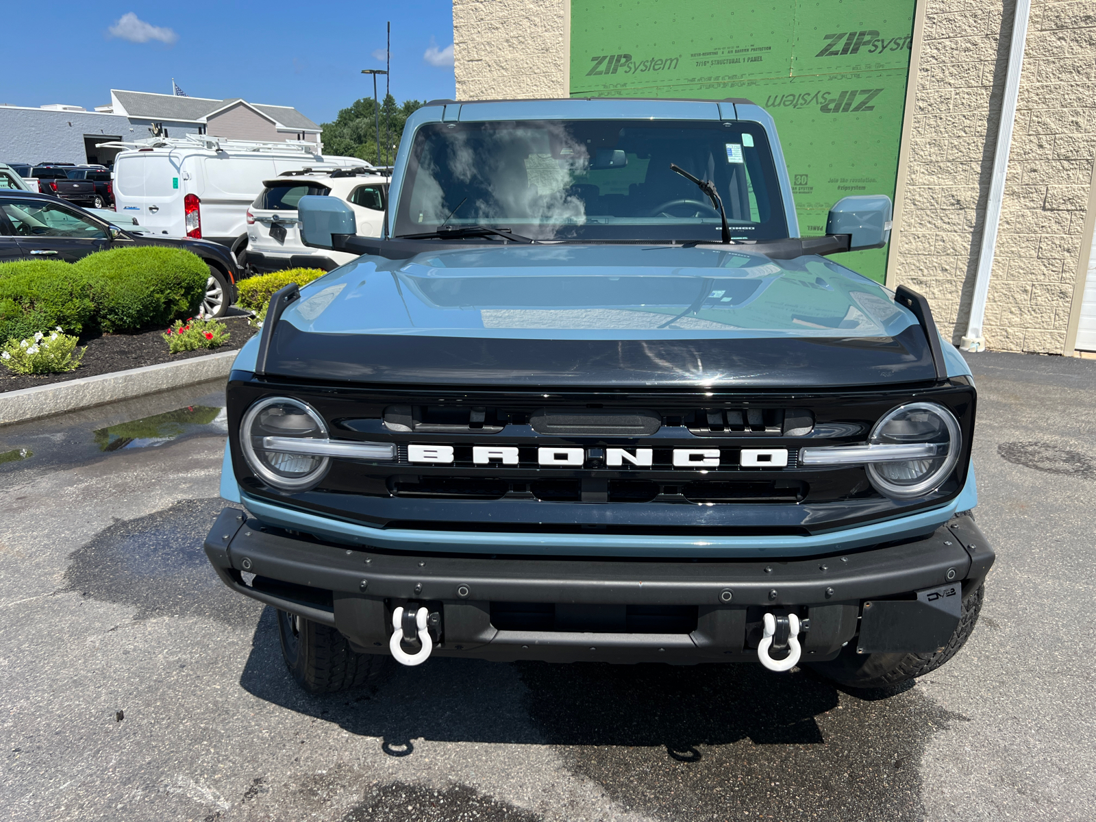 2022 Ford Bronco Outer Banks 3