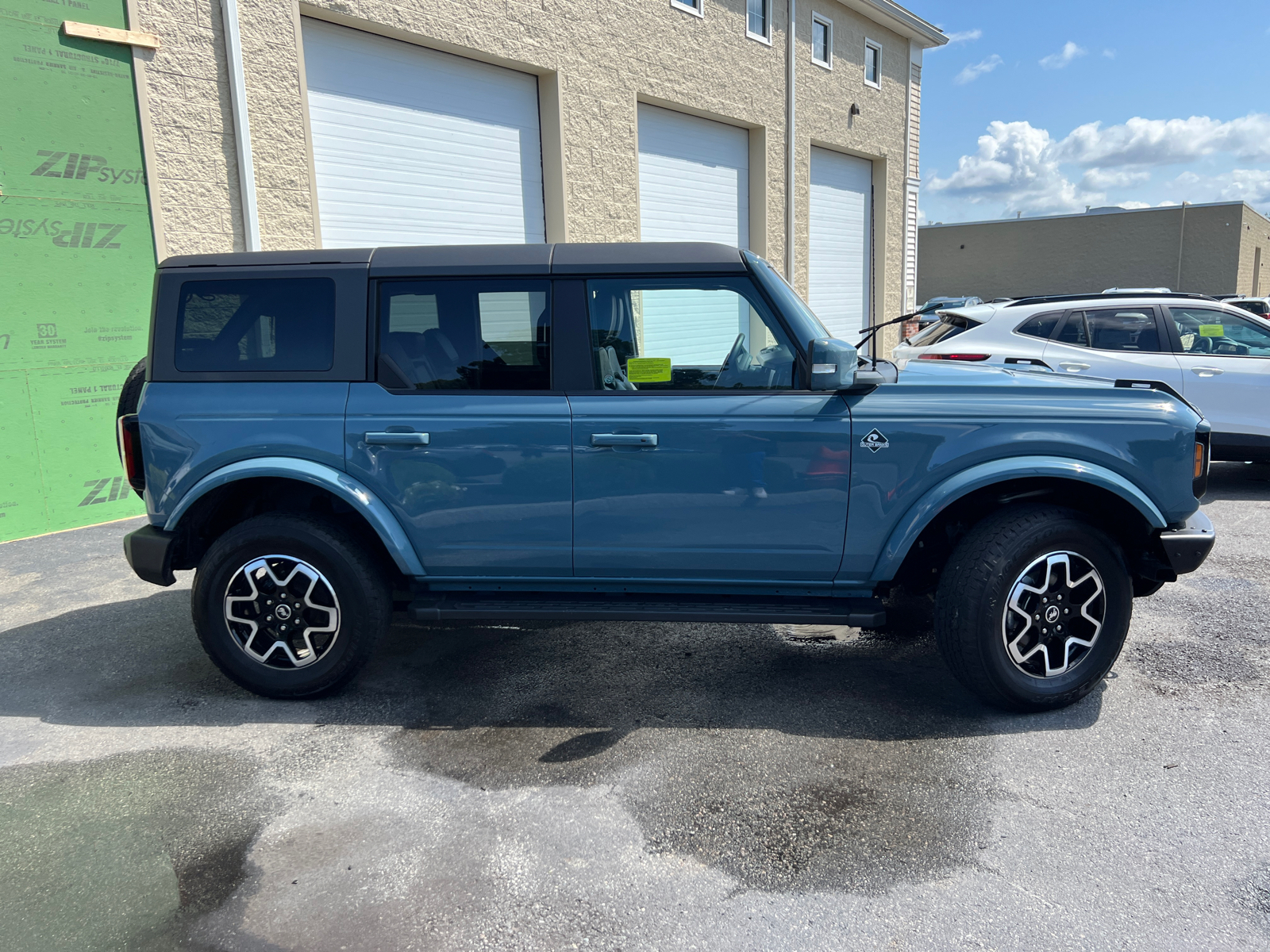 2022 Ford Bronco Outer Banks 11