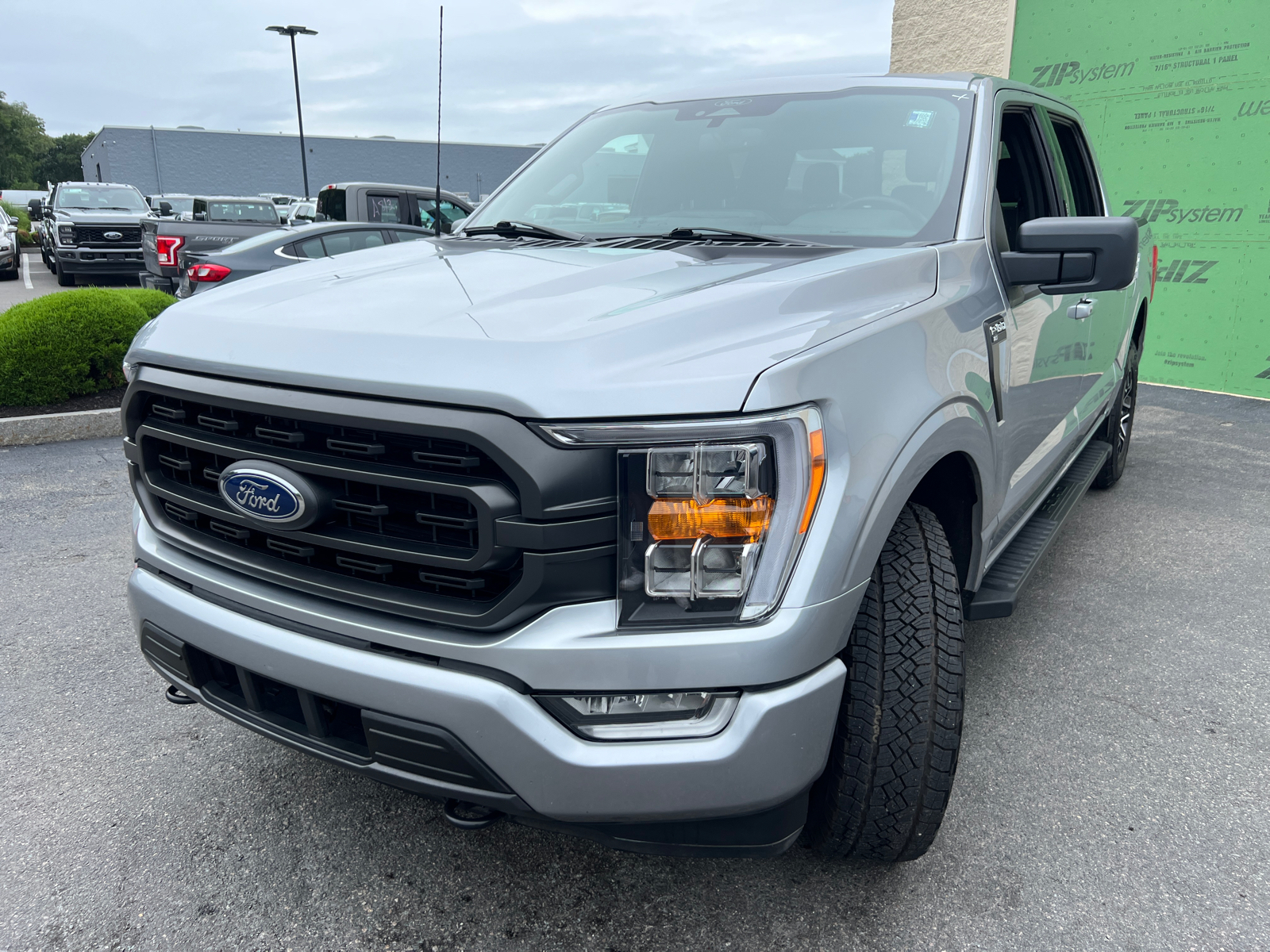 2022 Ford F-150 XLT 4