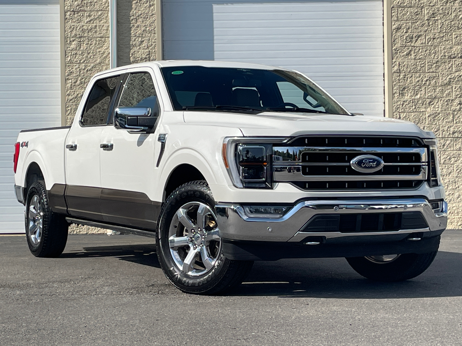 2023 Ford F-150 Lariat 2